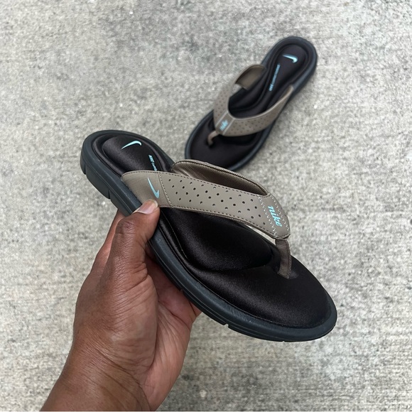 WMNS NIKE COMFORT THONG KHAKI PALE BLUE BLACK WHITE FOOTBEDS FOOT BED - Picture 2 of 15